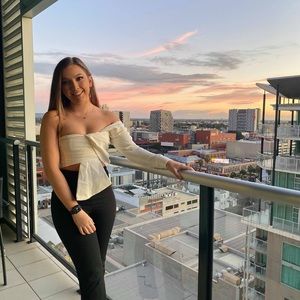 Meet your Posher, Chloe